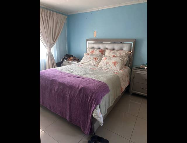 4 BEDROOM FREESTANDING FOR SALE IN WYEBANK